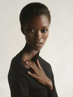 simone-awor-310962-modelprofileMainPicCropped.jpg